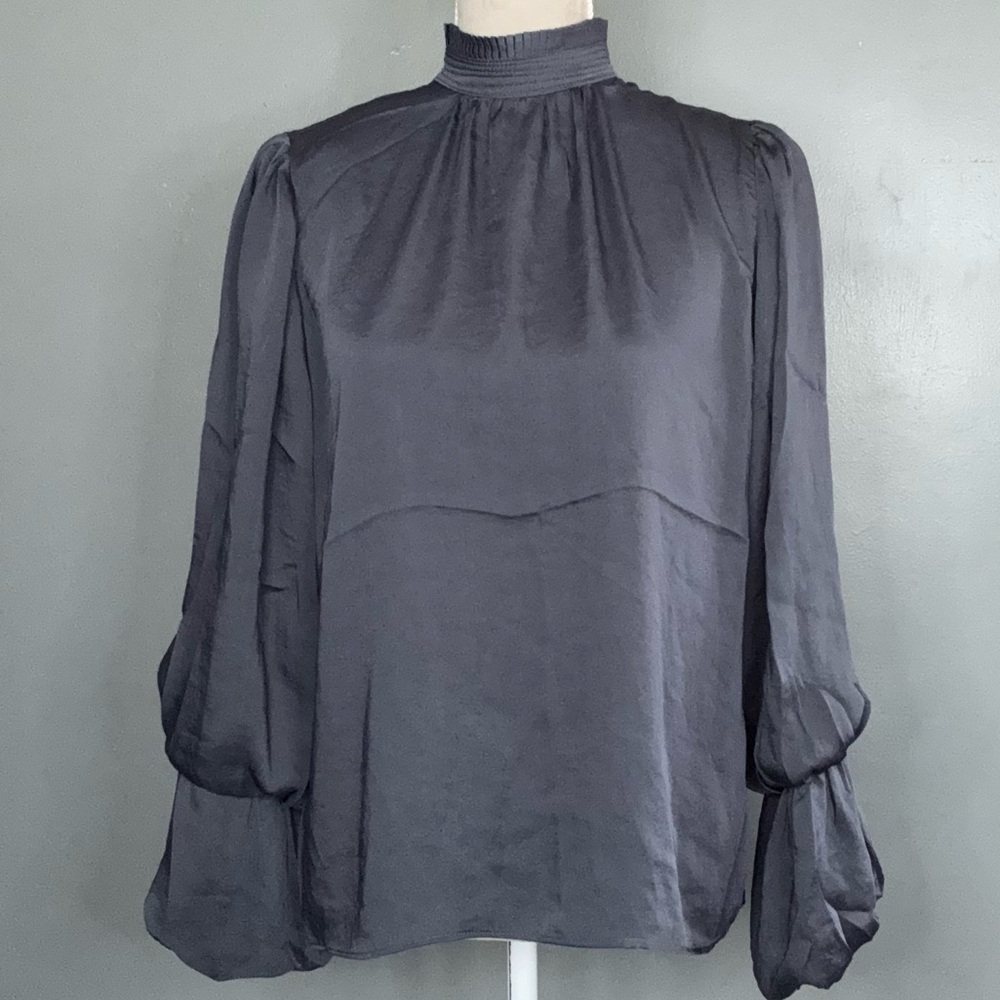 Tahari Blousan Sleeve top in Steel Blue
